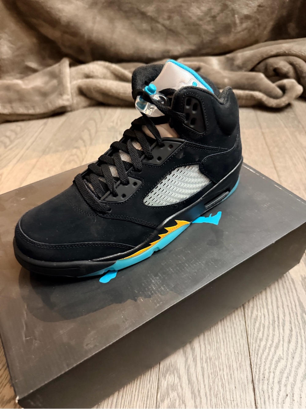 Jordan Retro 5 Black Teal Yellow Sneakers